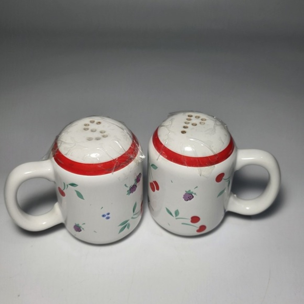Vintage "Berries Jubilee"‎ Cherries & Berries Pattern Salt & Pepper Shakers